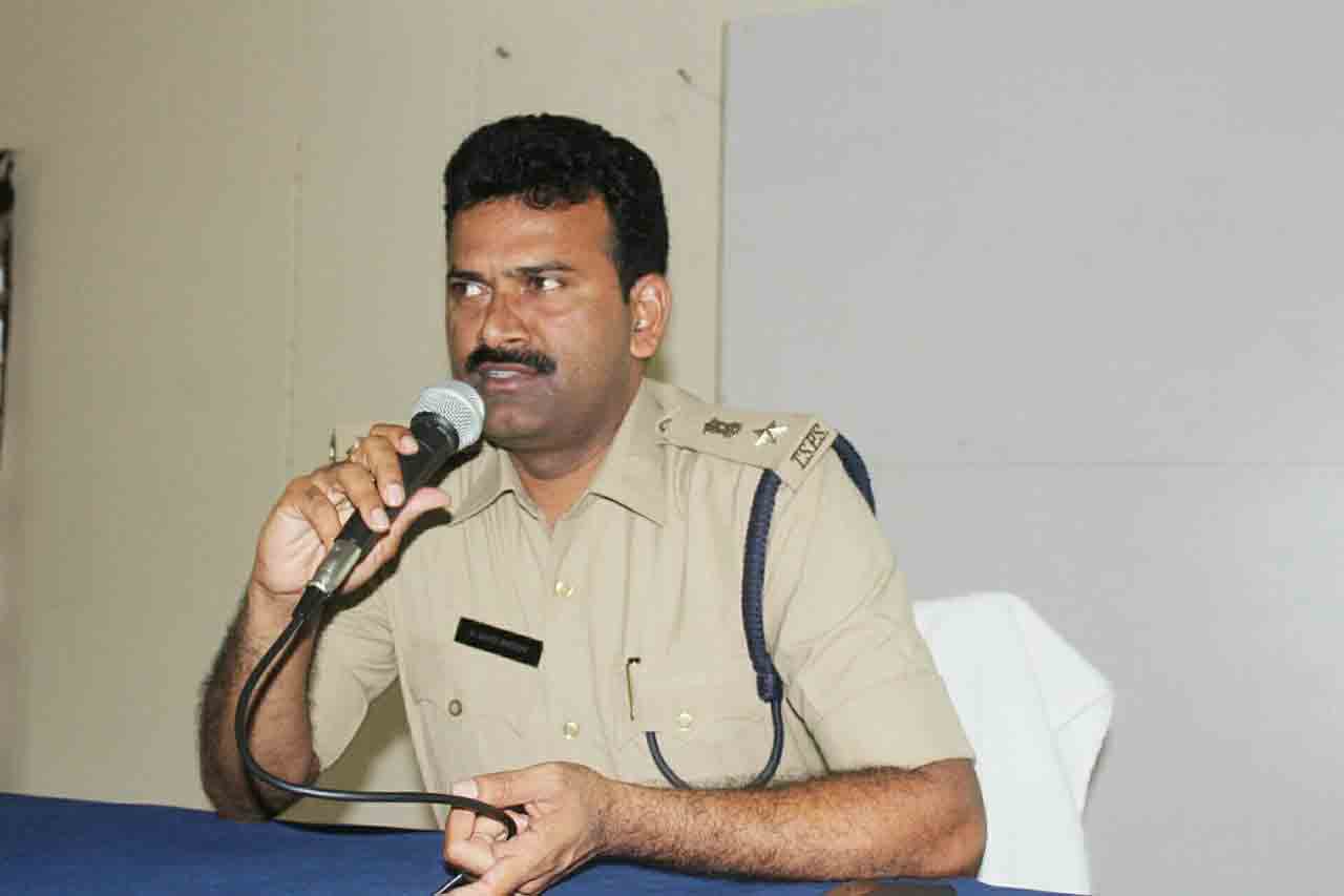 పండుగలకు ఊరెళుతున్నారా… అయితే ఇవి పాటించాల్సిందే..!