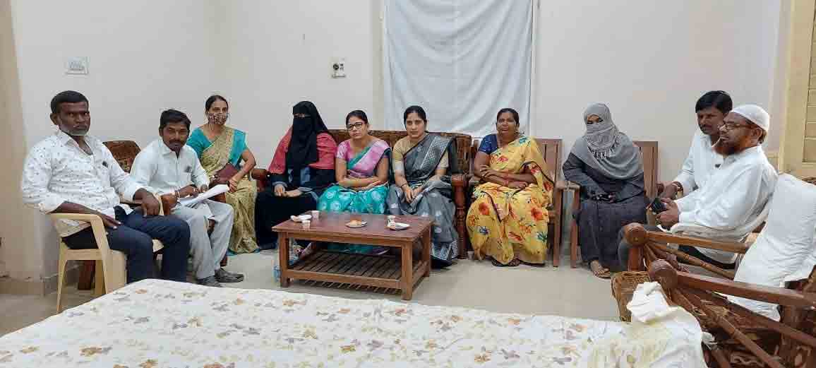 ఎమ్మెల్యేను విమర్శించే స్థాయి మున్సిపల్‌ చైర్‌పర్సన్‌కు ఉందా..