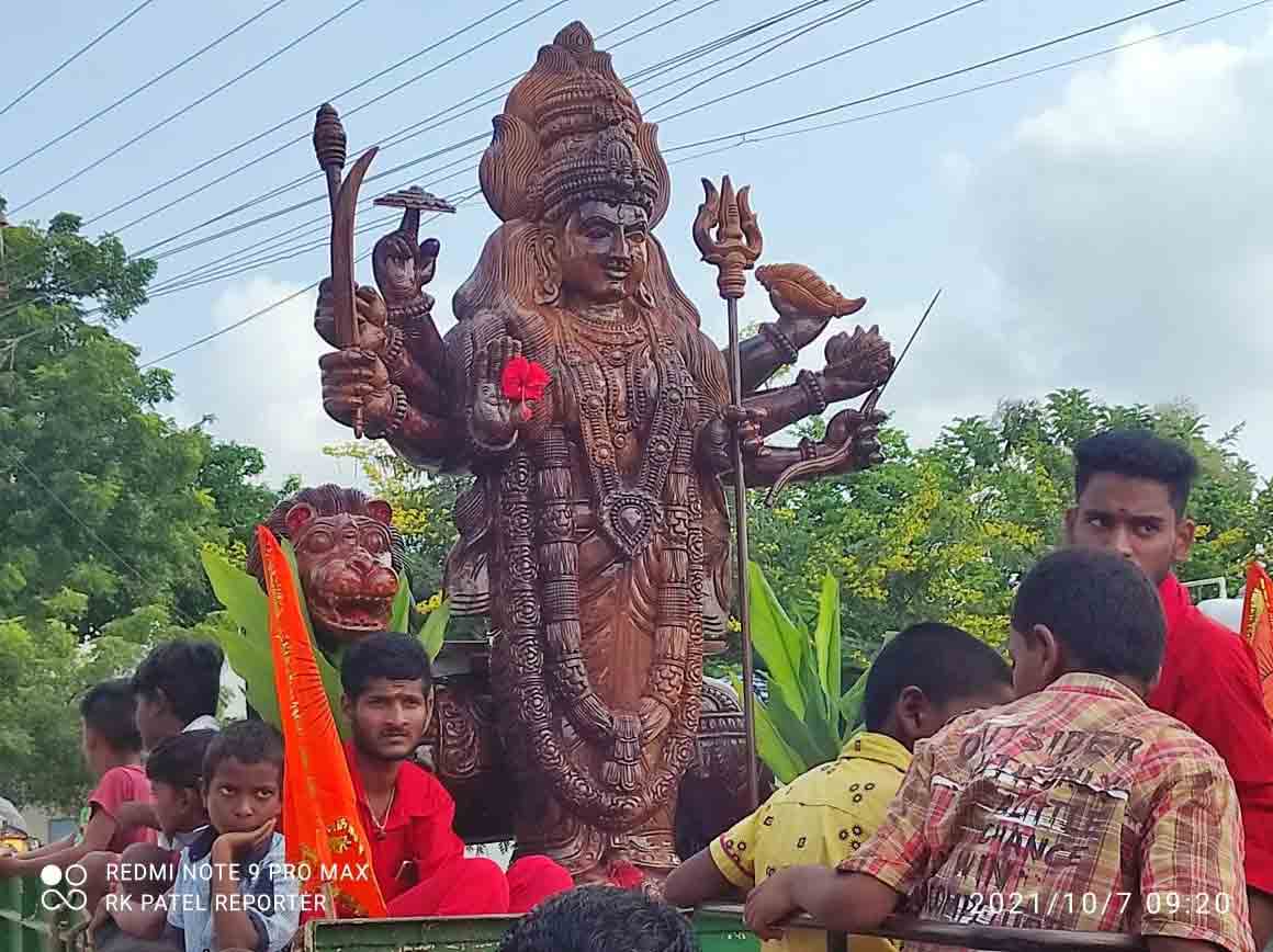 నిలువెత్తు భక్తి..