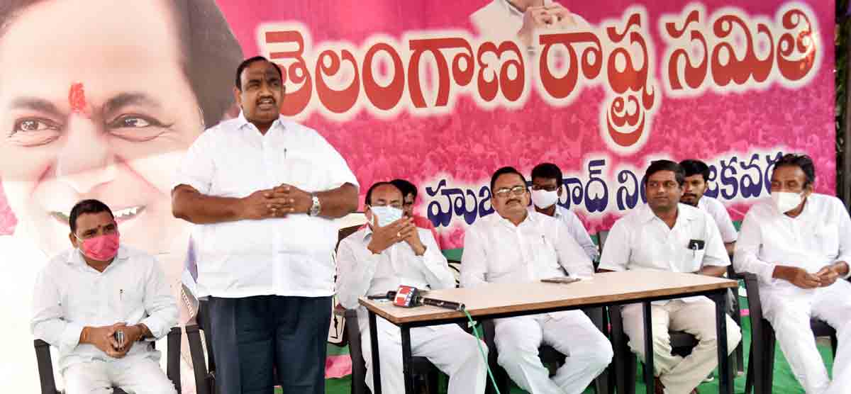 ఆత్మగౌరవమంటూ..అబద్ధపు మాటలు