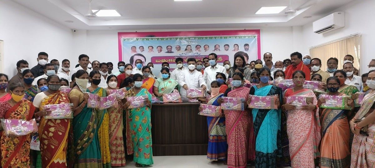 సంస్కతీసంప్రదాయాలకు ప్రతీక బతుకమ్మ