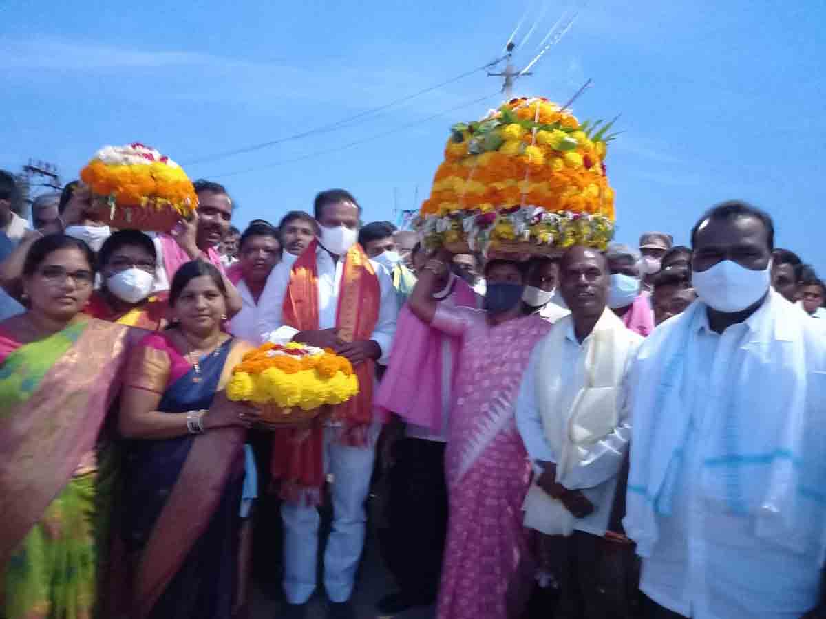 తెలంగాణ సంస్కృతికి ప్రతీక బతుకమ్మ