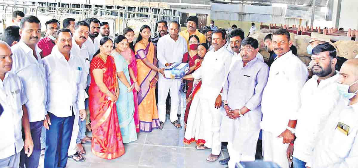 దళితులను ధనికులుగా చేయడమే లక్ష్యం