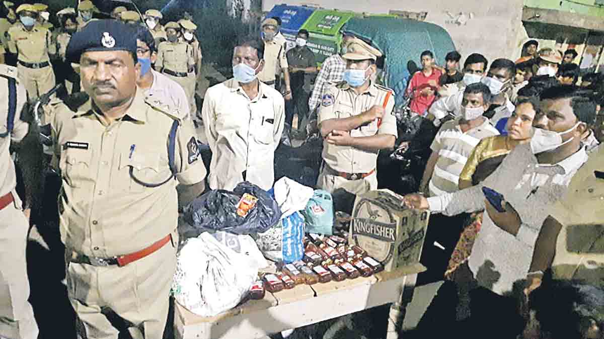 సింగరేణికాలనీలో కార్డన్‌ సెర్చ్‌