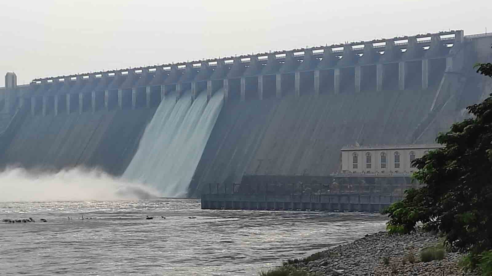 Nagarjunasagar: 4 గేట్ల ద్వారా నీటి విడుదల