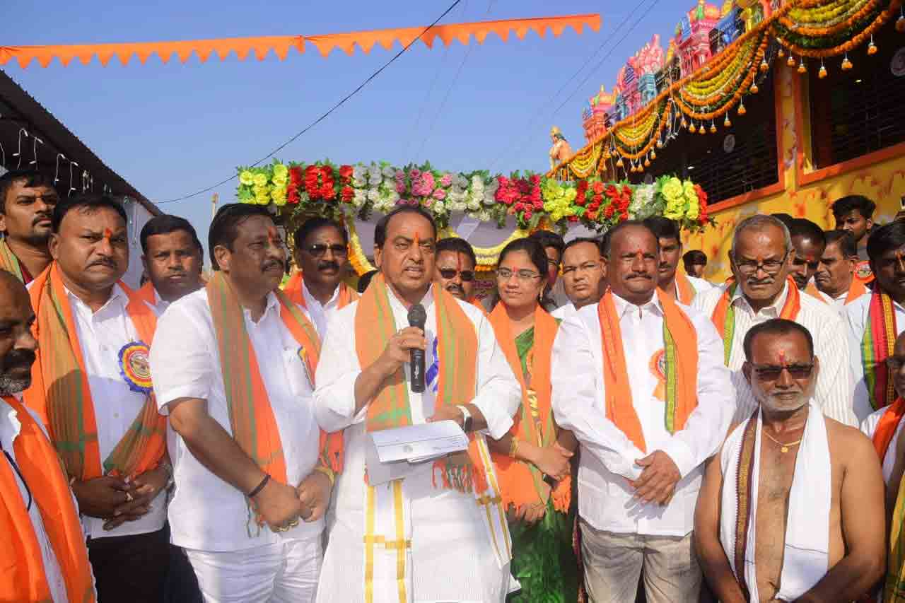 పురాతన ఆలయాలకు పూర్వ వైభవం కల్పిస్తాం..