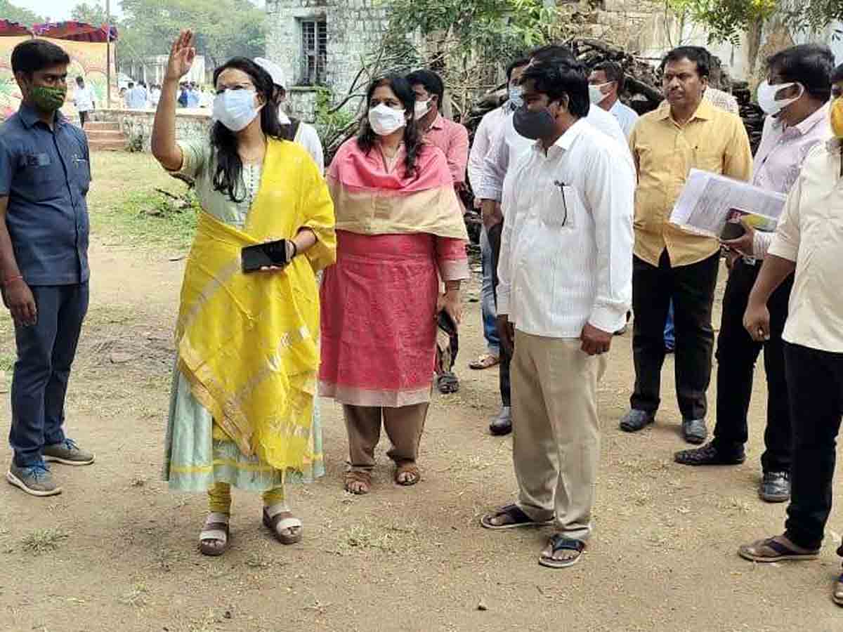 Vikarabad : విద్యార్థులకు నాణ్యమైన విద్యనందించాలి..