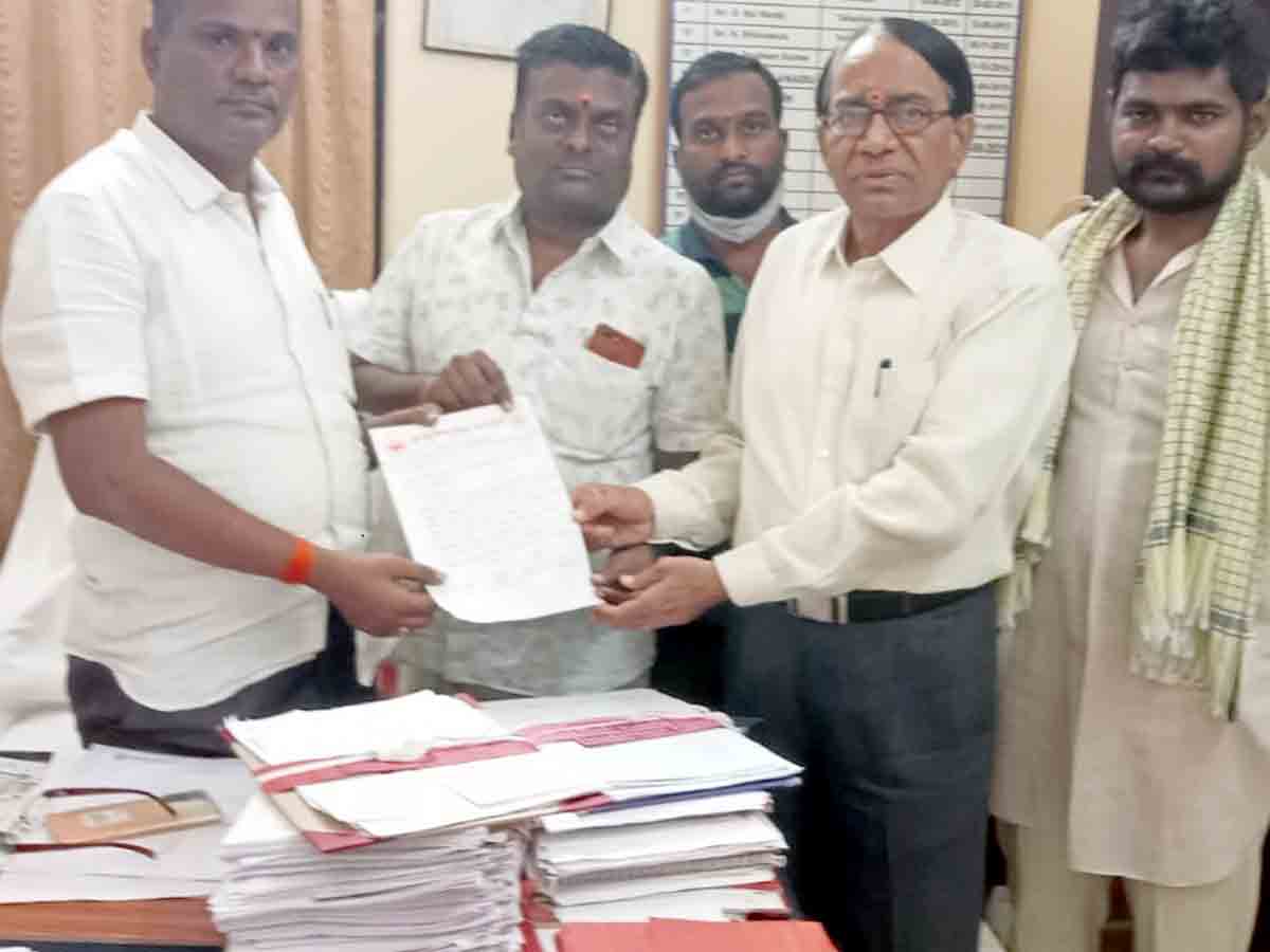 Vikarabad : పరమేశ్వరుడి గుట్ట తవ్వకం పనులు వెంటనే నిలిపివేయాలని వినతి