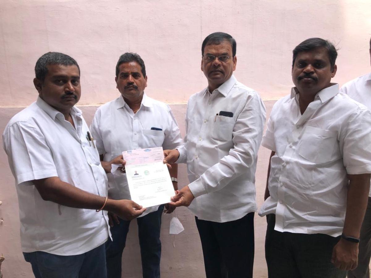 Cmrf | సీఎం రిలీఫ్‌ ఫండ్‌ చెక్కు అందజేత