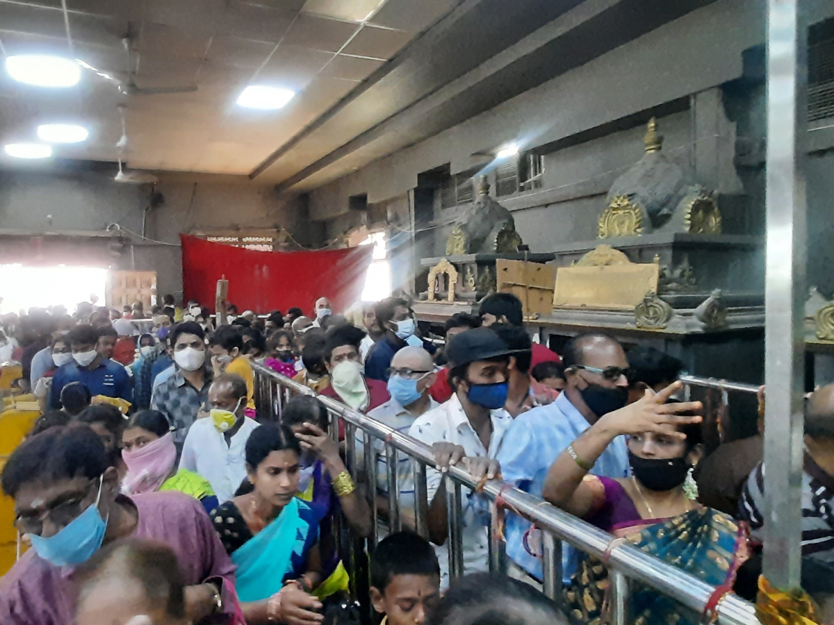 Yadadri: శ్రీవారి ఖజానాకు రూ. 17,82,857 ఆదాయం