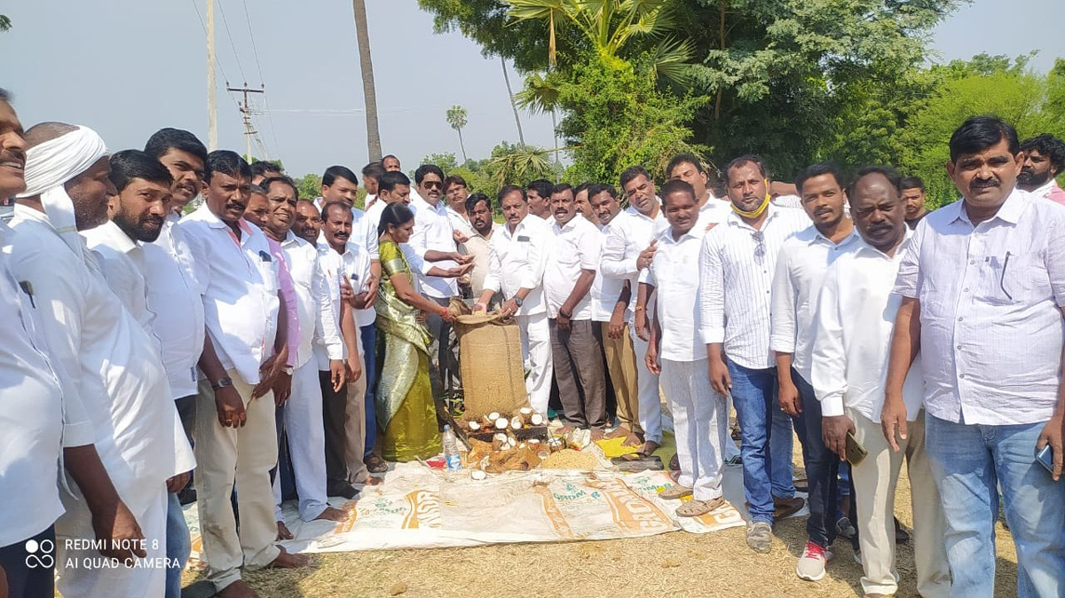 నాణ్యమైన ధాన్యాన్ని కొనుగోలు కేంద్రాలకు తీసుకురావాలి