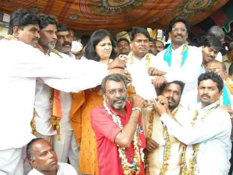 ఇచ్చిన మాటకు కట్టుబడి