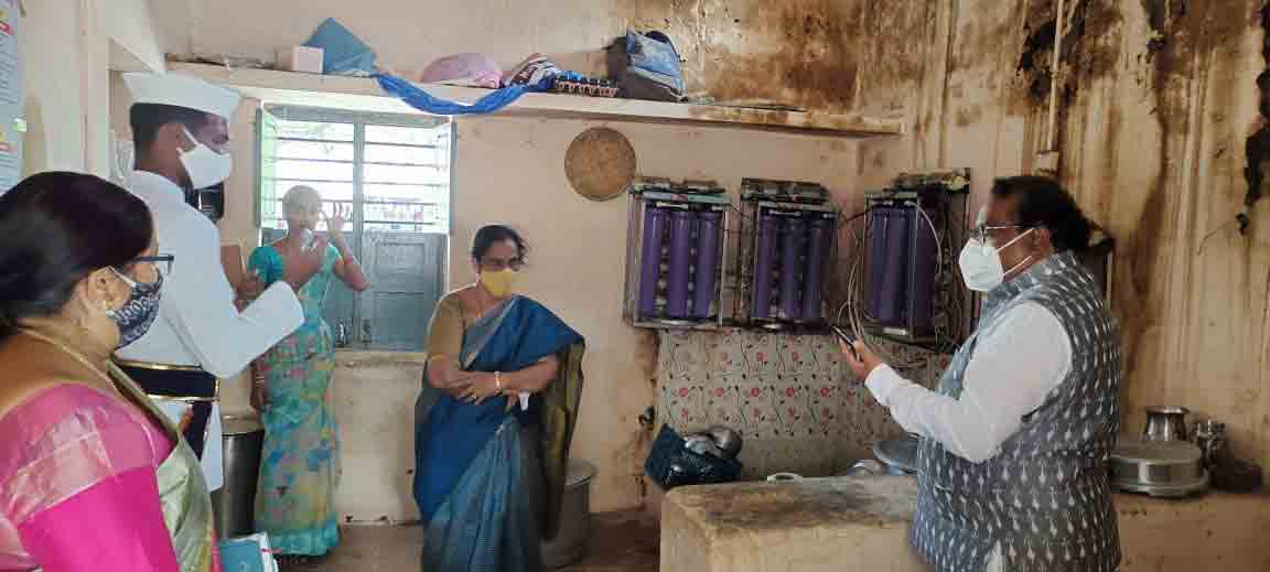 వసతిగృహాలను శుభ్రంగా ఉంచాలి