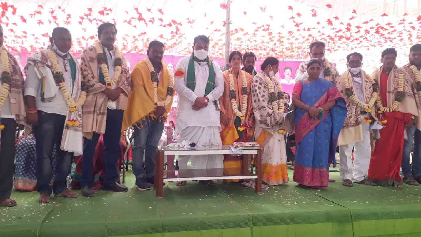 పేదవాడి సంక్షేమానికి ప్రజాప్రతినిధులు కృషి చేయాలి..