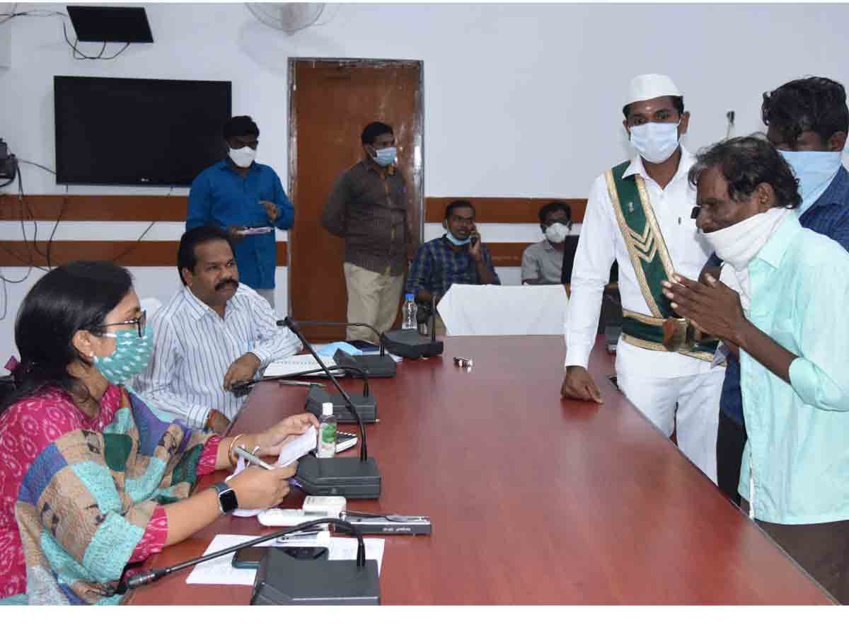 సమస్యలను యుద్ధప్రాతిపదికన పరిష్కరించాలి