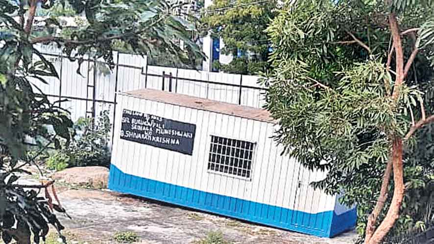 18 కోట్ల ప్రభుత్వ స్థలం కబ్జా!