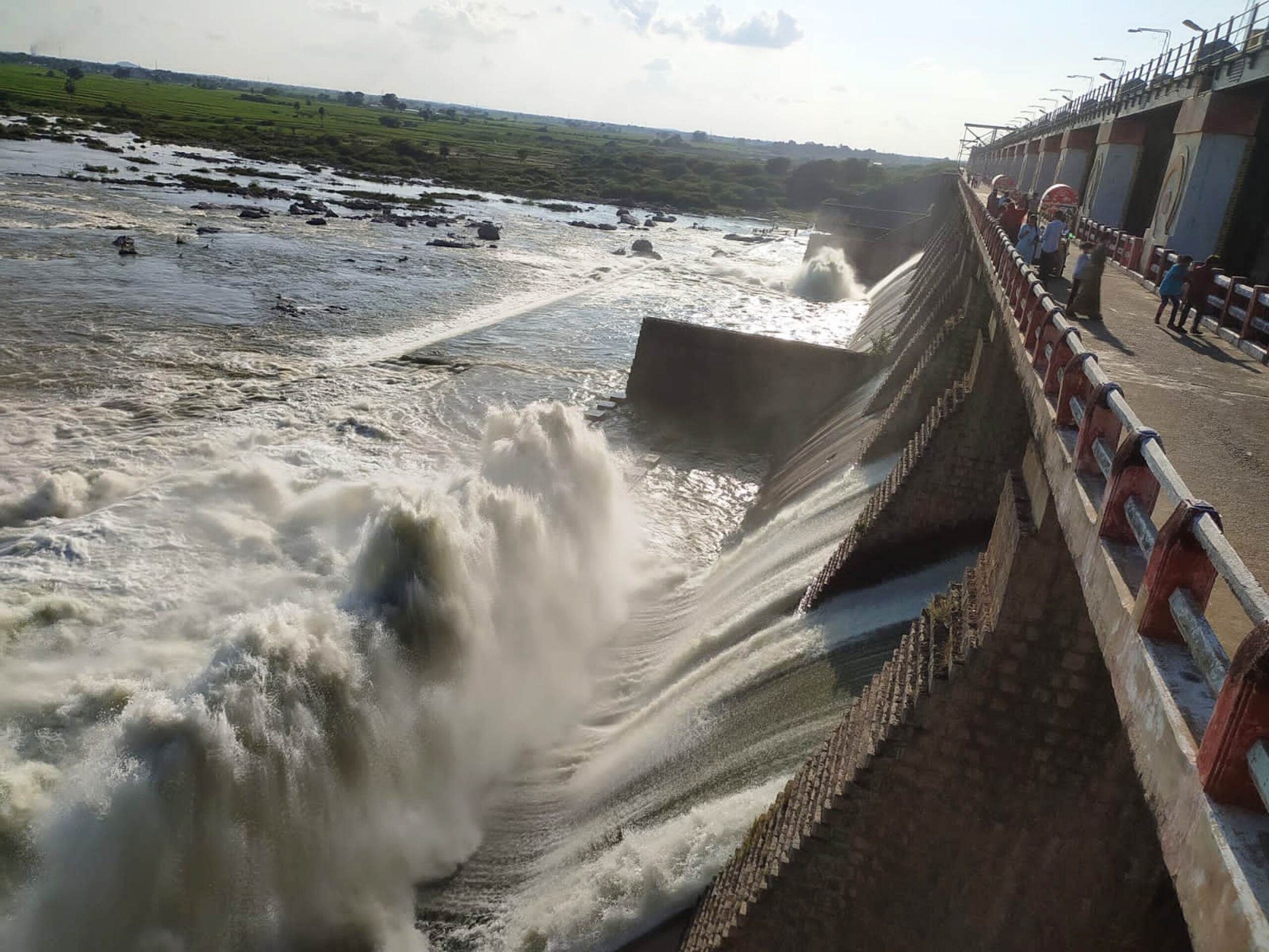 Moosi: మూసీకి కొనసాగుతున్న ఇన్‌ఫ్లో.. 3 గేట్ల ద్వారా నీటి విడుదల