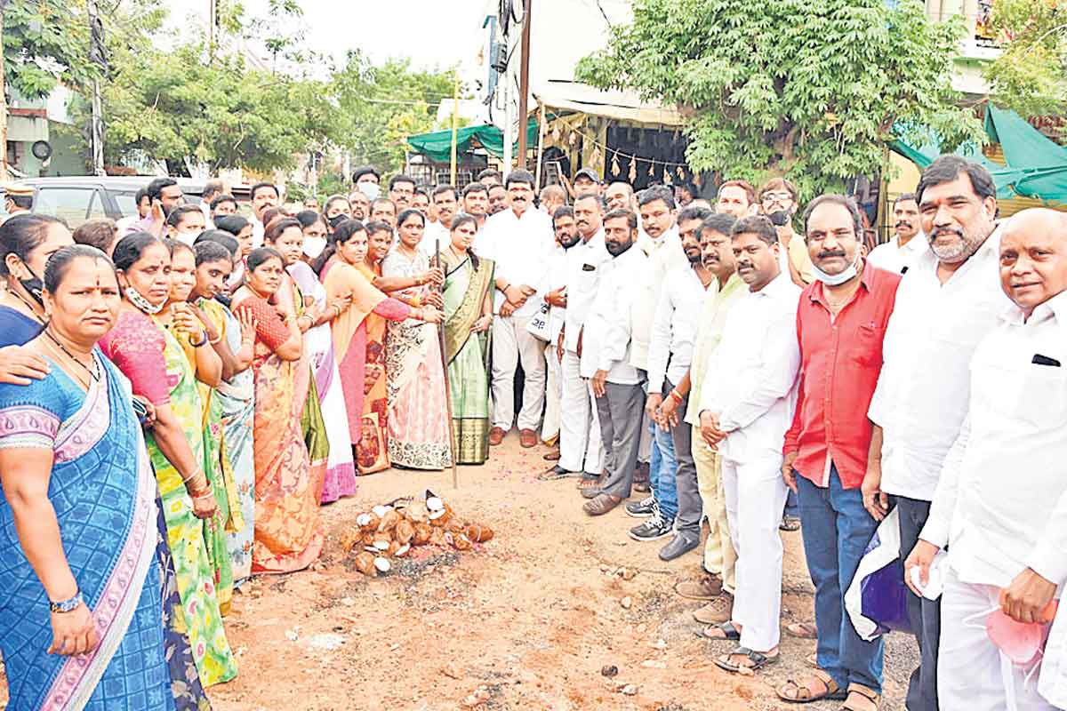 టీఆర్ఎస్ ప్రభుత్వంతోనే అభివృద్ధి