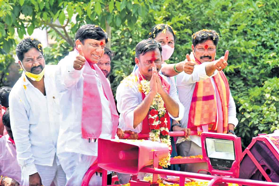 టీఆర్‌ఎస్‌తోనే ఆత్మగౌరవం