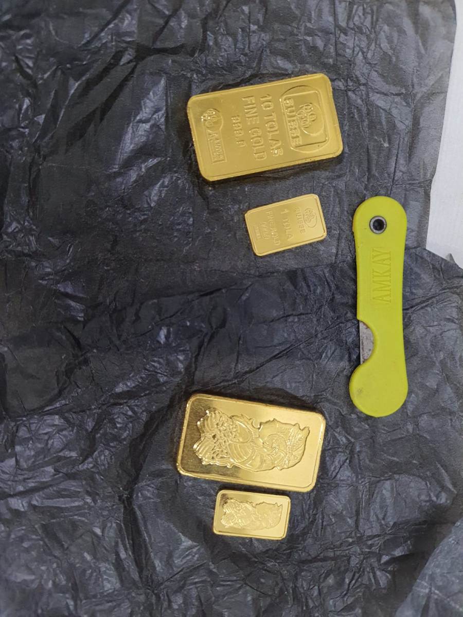 Gold smuggling | శంషాబాద్‌ ఎయిర్‌పోర్టులోబంగారం పట్టివేత