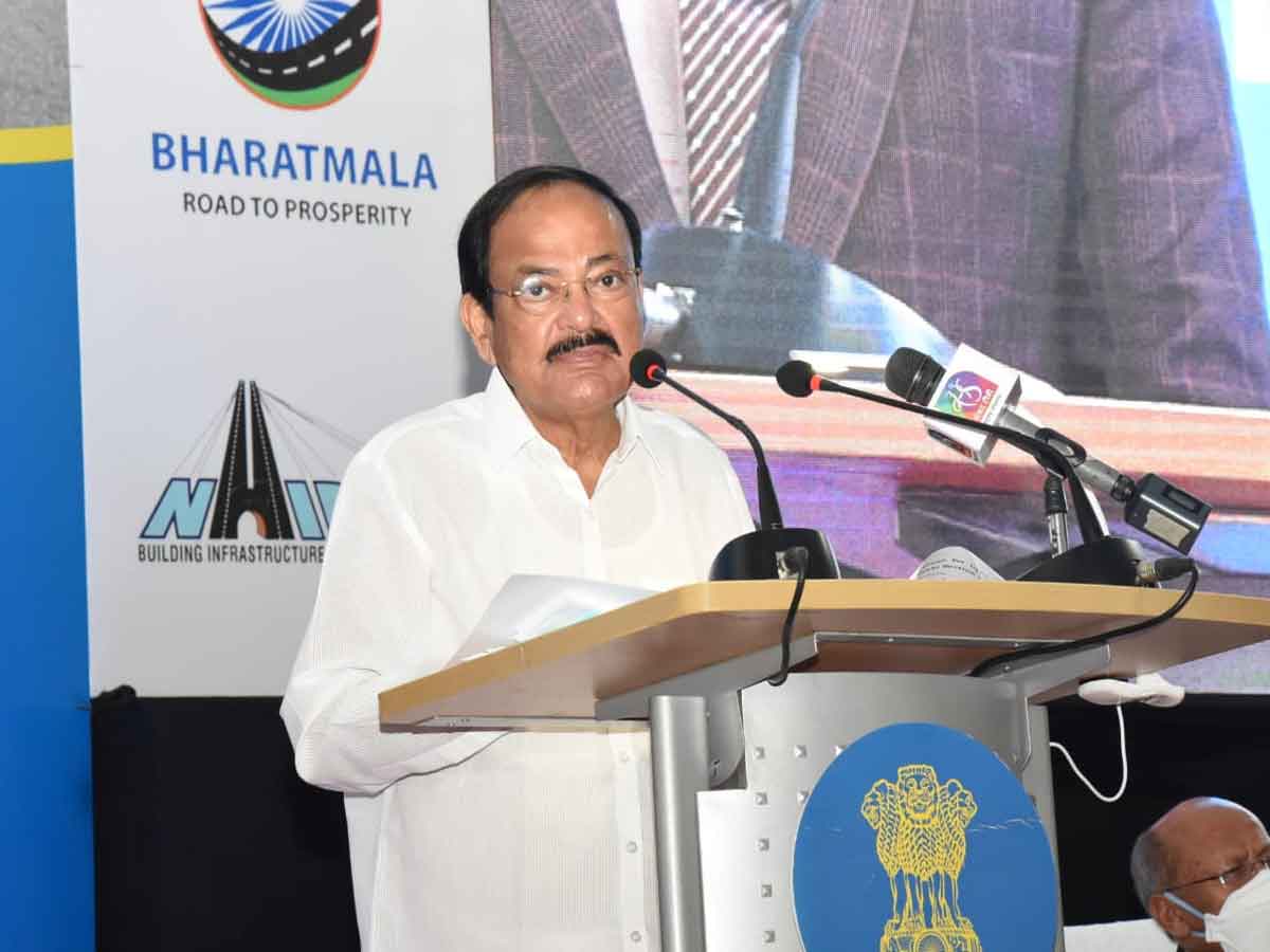 Venkaiah Naidu : అభివృద్ధిలో అనుసంధానత పాత్ర కీలకం : వెంకయ్యనాయుడు