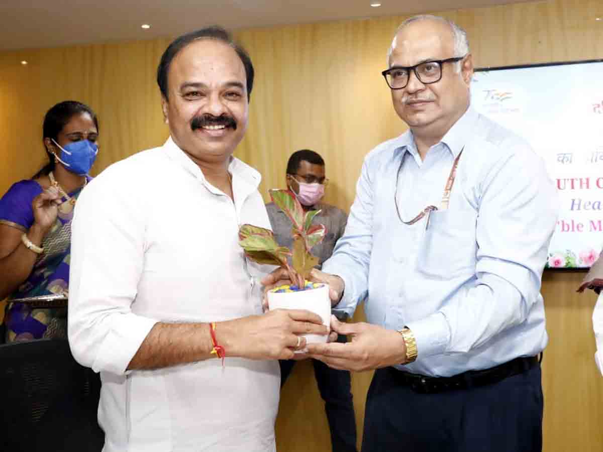 Vikarabad : పెండింగ్‌ సమస్యలను పరిష్కరించాలి.. రైల్వే జీఎంను కోరిన ఎంపీ రంజిత్‌రెడ్డి