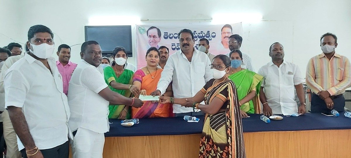 Kalyana laxmi | పేదింటి ఆడబిడ్డల పెండ్లిళ్ల‌కు అండగా ప్రభుత్వం : ఎమ్మెల్యే ప్రకాశ్‌గౌడ్‌