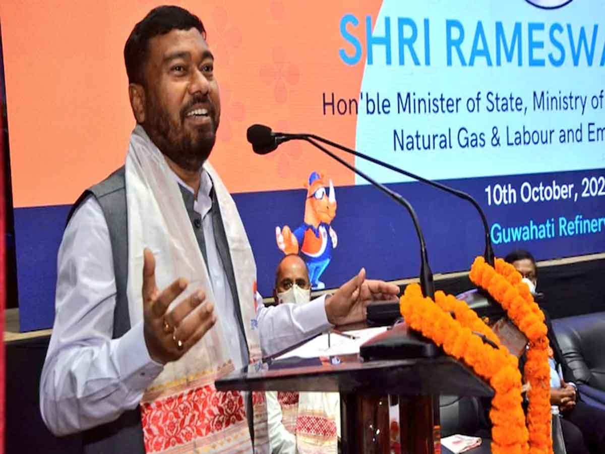 Oil Prices hike: పెరిగిన పెట్రో ధరలతోనే కొవిడ్‌ వ్యాక్సిన్లు : కేంద్ర మంత్రి రామేశ్వర్‌ తేలి