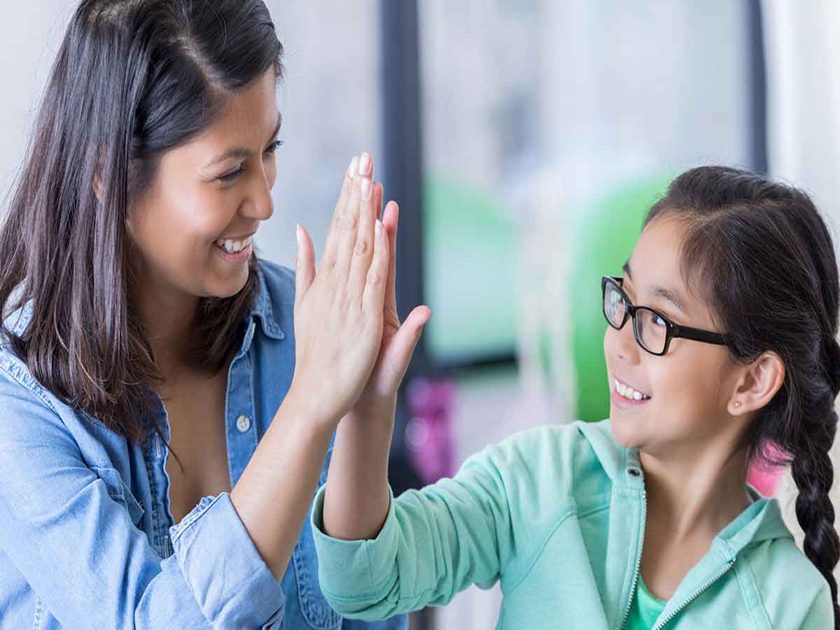 Praising Children : పిల్లల్ని అతిగా పొగడకండి.. ఎందుకో తెలిపిన బ్రిటన్‌ అధ్యయనం