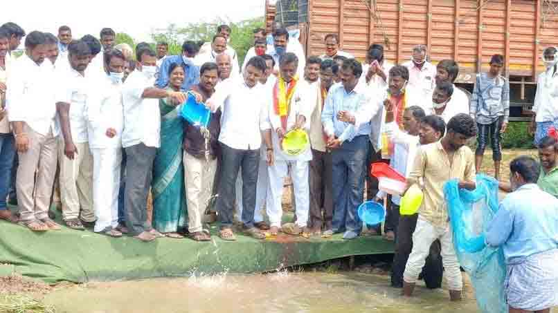 GURRAMPODU: మత్స కార్మికులకు ఉపాధి.. ఎమ్మెల్యే నోముల భగత్