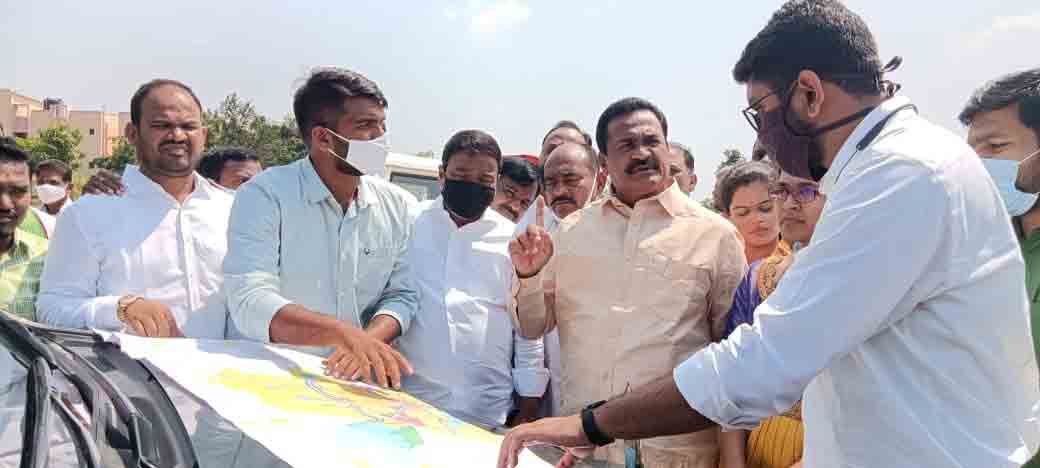 కామారెడ్డిలో ప్రభుత్వ మెడికల్‌ కళాశాల కోసం స్థల పరిశీలన