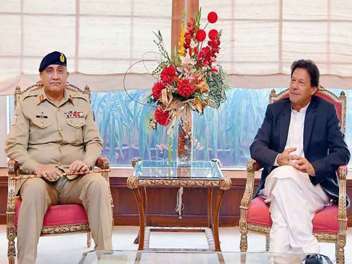 Pakistan : ఇమ్రాన్‌ఖాన్‌-బజ్వా మధ్య పెరుగుతున్న దూరం.. కారణమేంటంటే..?