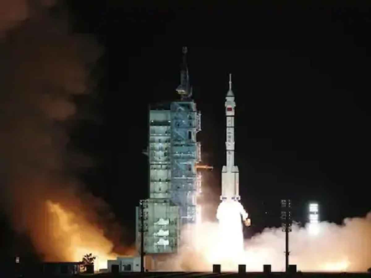 China Space Mission : చైనా సుదీర్ఘ అంతరిక్ష యాత్ర ప్రారంభం