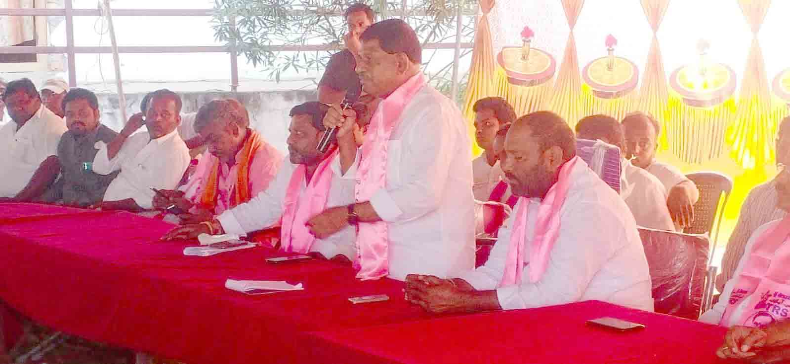 కార్యకర్తలు సైనికుల్లా పనిచేసి పార్టీ ప్రతిష్టను పెంచాలి .. ఎమ్మెల్యే గడ్డిగారి విఠల్‌రెడ్డి