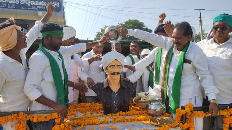 కుమ్రం భీంకు ఘననివాళి