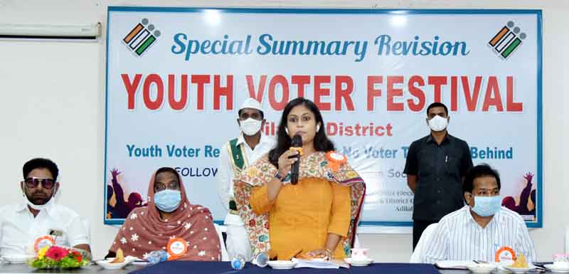 ప్రజాస్వామ్యంలో యువత పాత్ర కీలకం