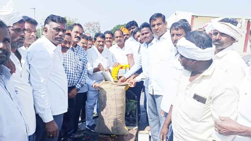 కొనుగోలు కేంద్రాలను వినియోగించుకోవాలి