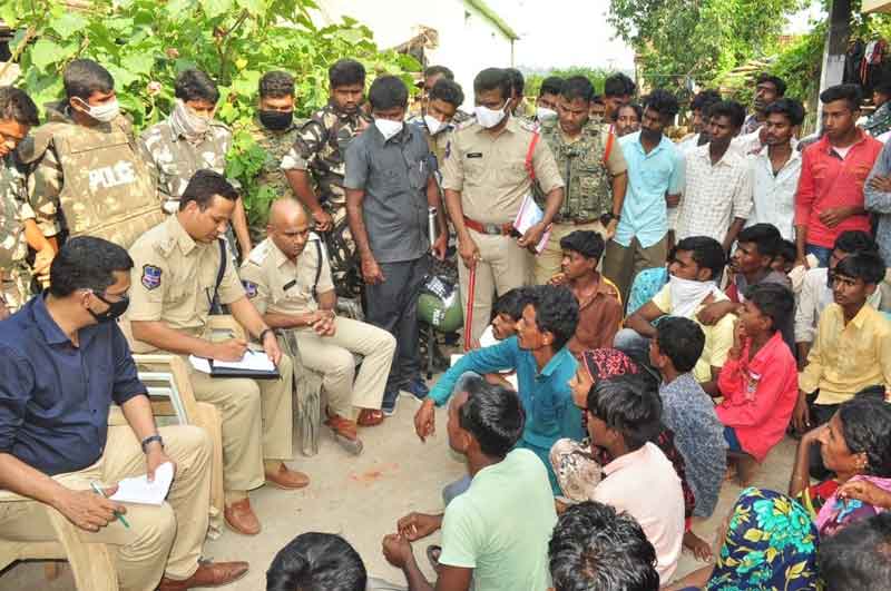 గుండాలలో ఇరు వర్గాల ఘర్షణ