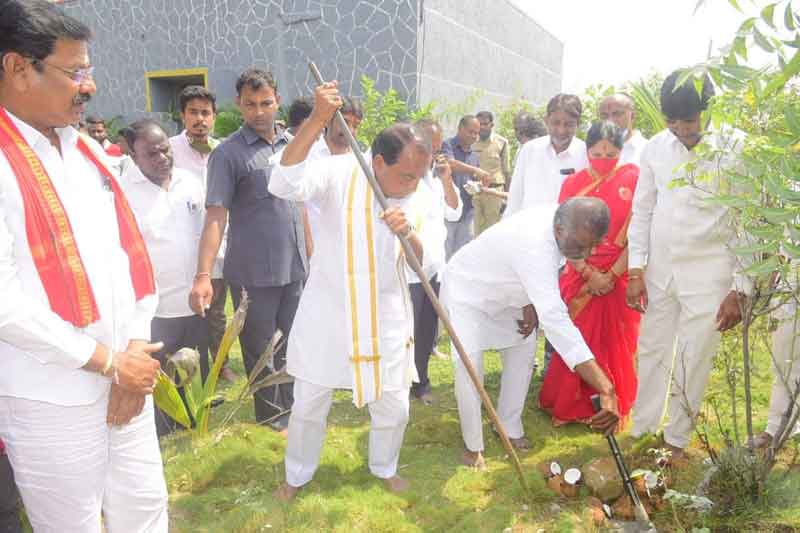 షిర్డీ తరహాలో గండిరామన్న ఆలయం