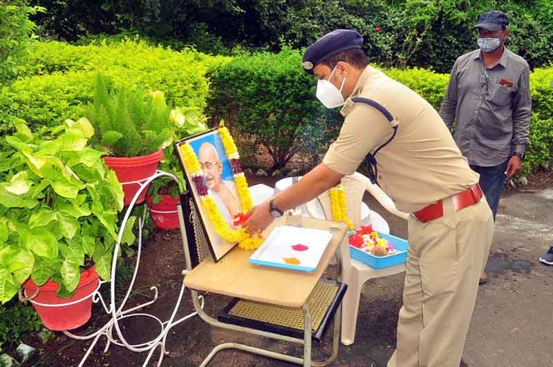 మహాత్ముడి ఆశయసాధనకు  కృషి