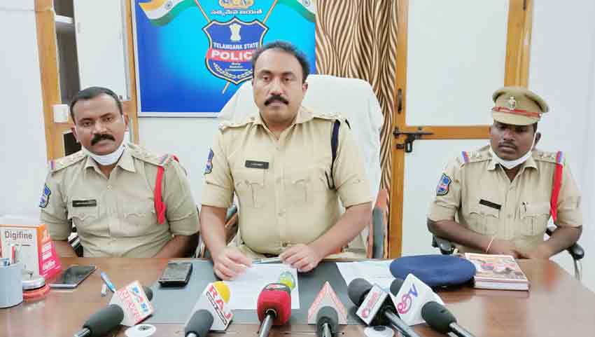 ఉద్యోగాల పేరుతో టోకరా