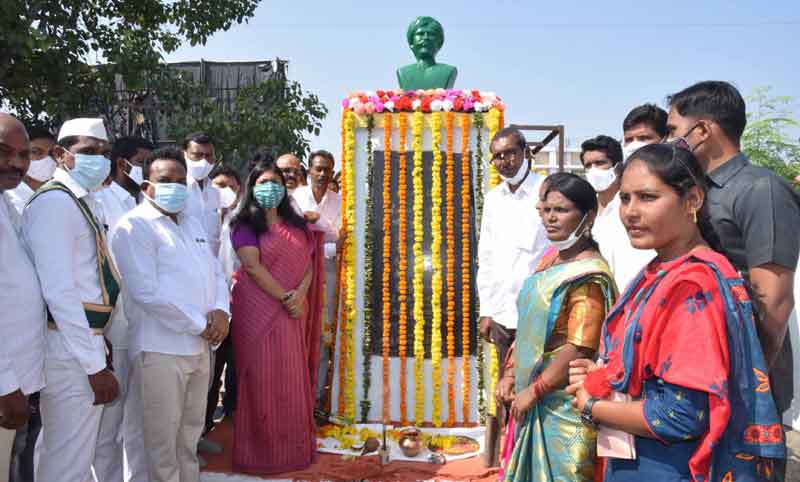 ఆదివాసుల అభివృద్ధికి ప్రభుత్వం కృషి