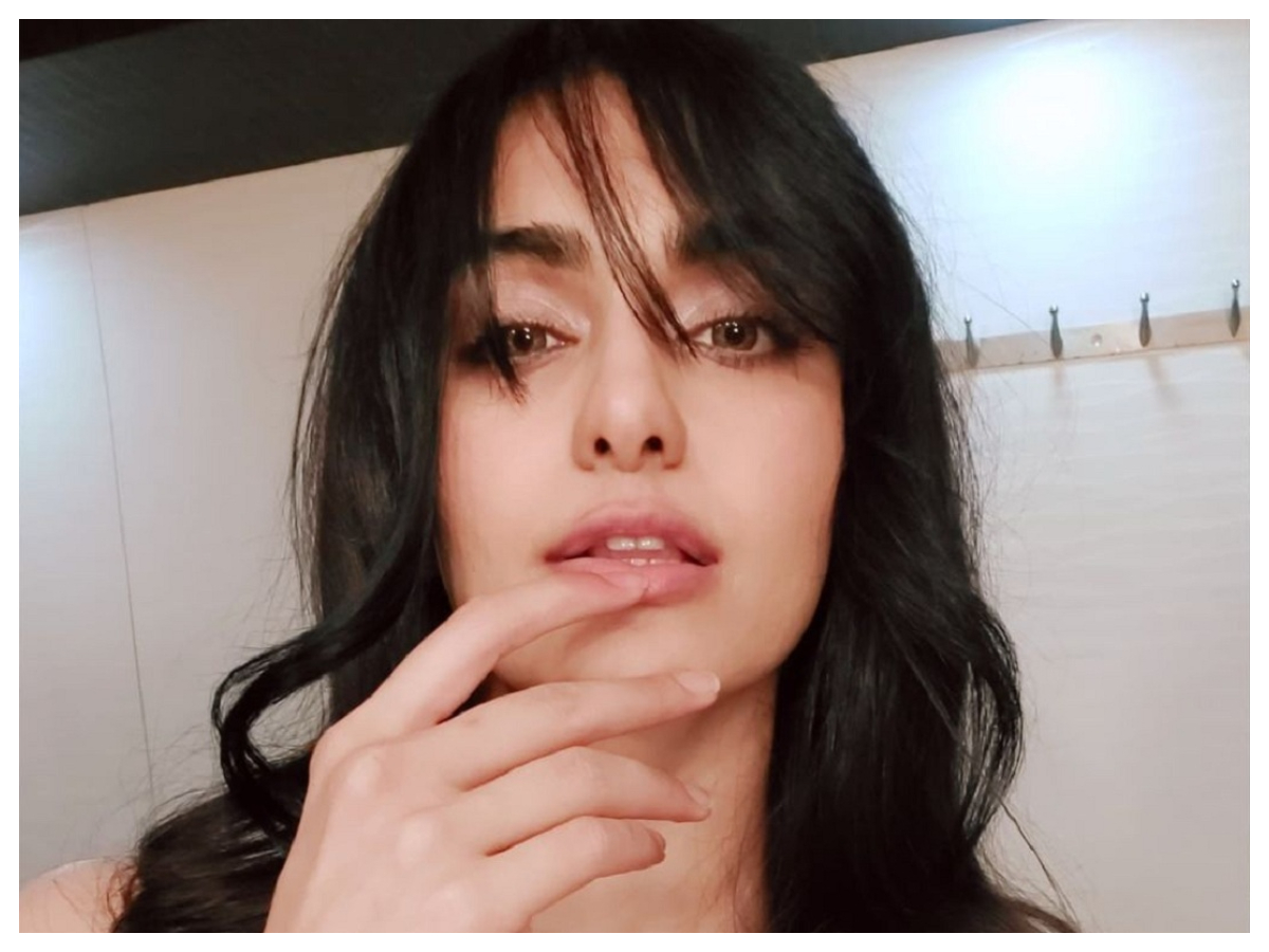 Adah Sharma | అదా శర్మ ఫొటోలకు  కుర్రకారు ఫిదా..