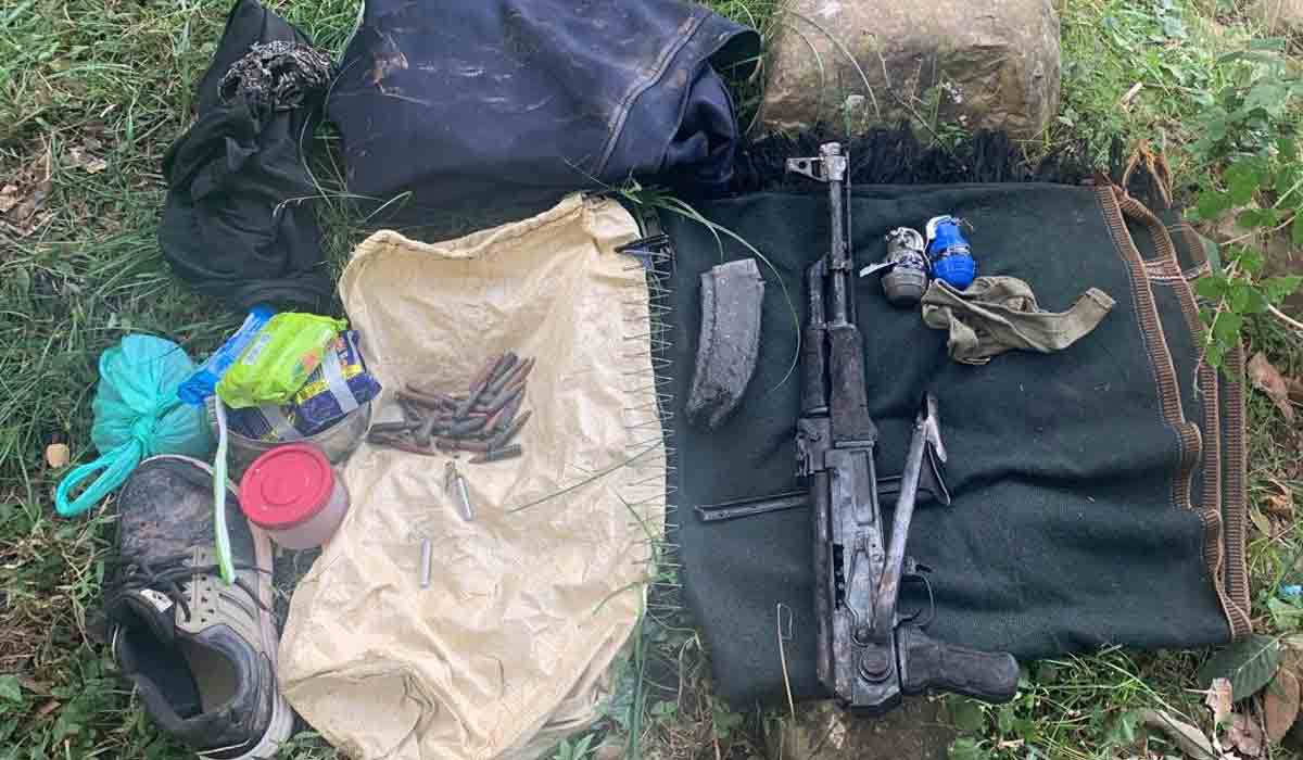 Arms recovered: భారీగా ఆయుధాలు, పేలుడు ప‌దార్థాలు స్వాధీనం..!