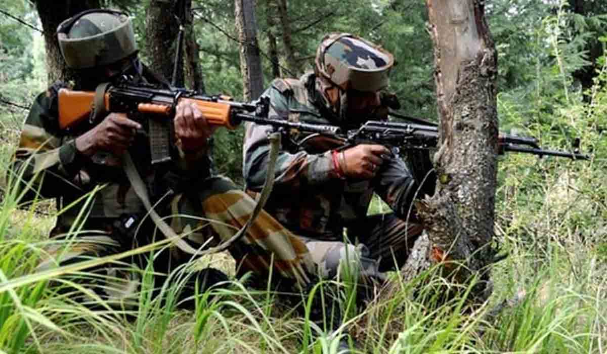 ఉగ్ర‌వాదుల కాల్పులు.. ఆర్మీ ఆఫీస‌ర్, సైనికుడు వీర‌మ‌ర‌ణం