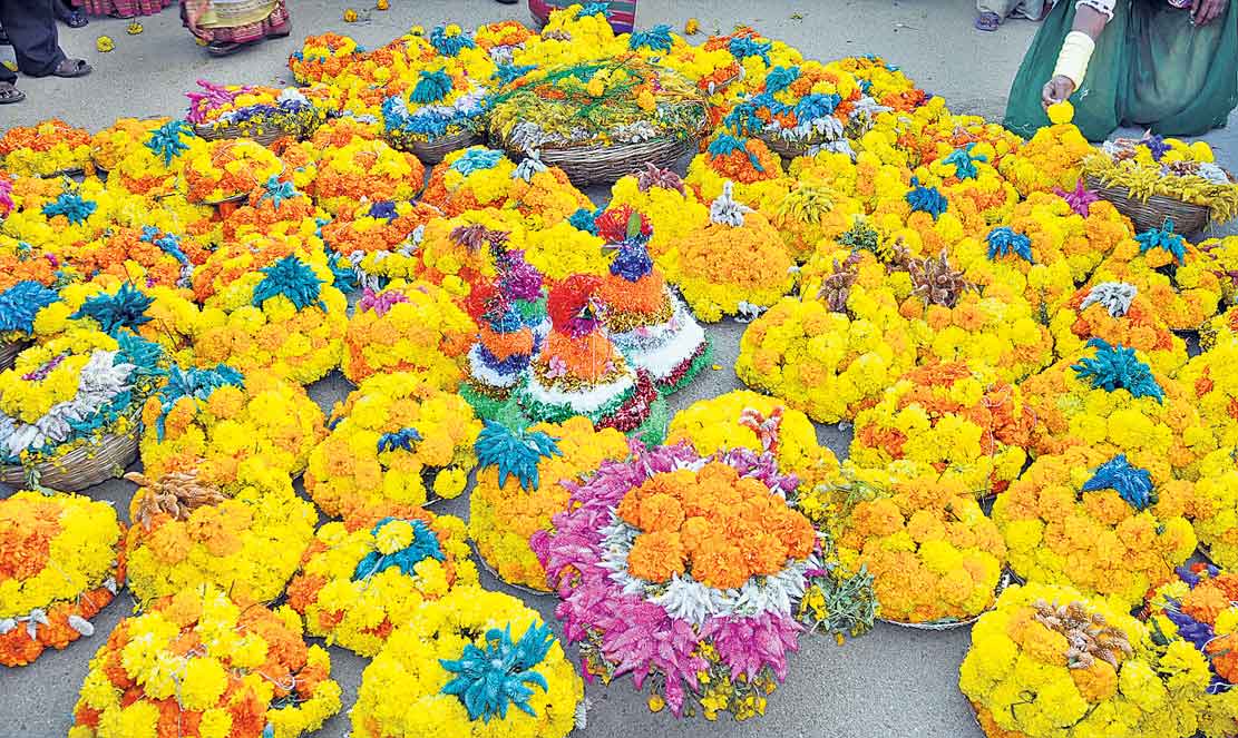 పూల పండగ.. బతుకమ్మ
