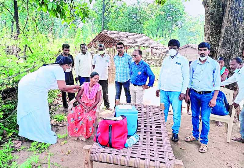 అవగాహన కల్పించి.. టీకా ఇప్పించి