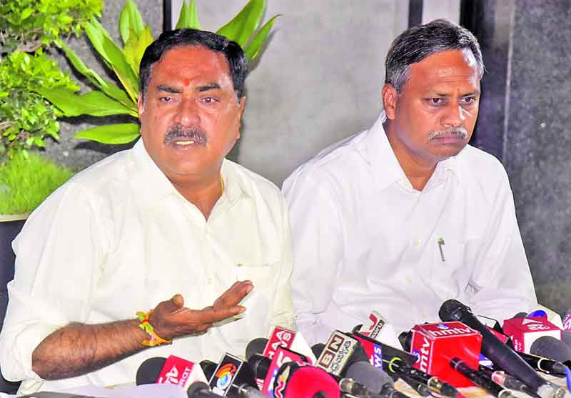 పిచ్చిపిచ్చి మాటలు వద్దు