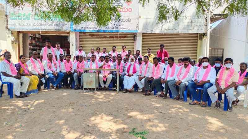 ఎమ్మెల్యేను విమర్శించే అర్హత ‘నాయిని’కి లేదు