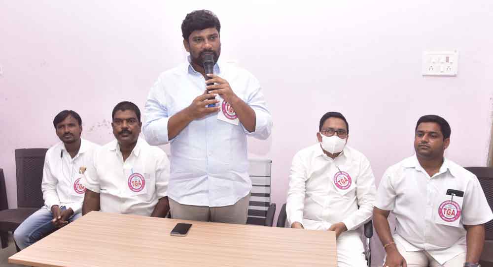 ఉద్యమంలో బండి, రేవంత్‌ ఎక్కడ?